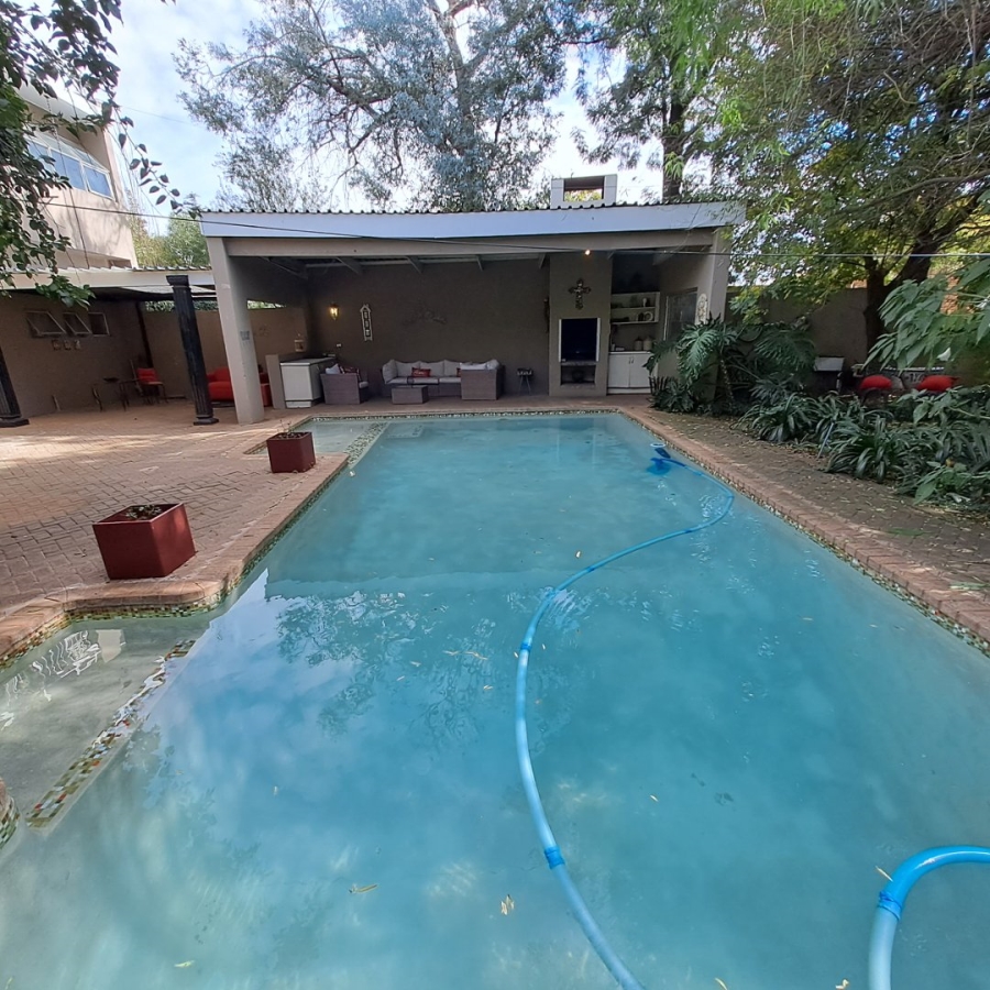 5 Bedroom Property for Sale in Heuwelsig Free State